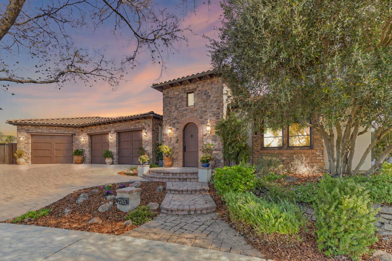 2265 Somerset Circle