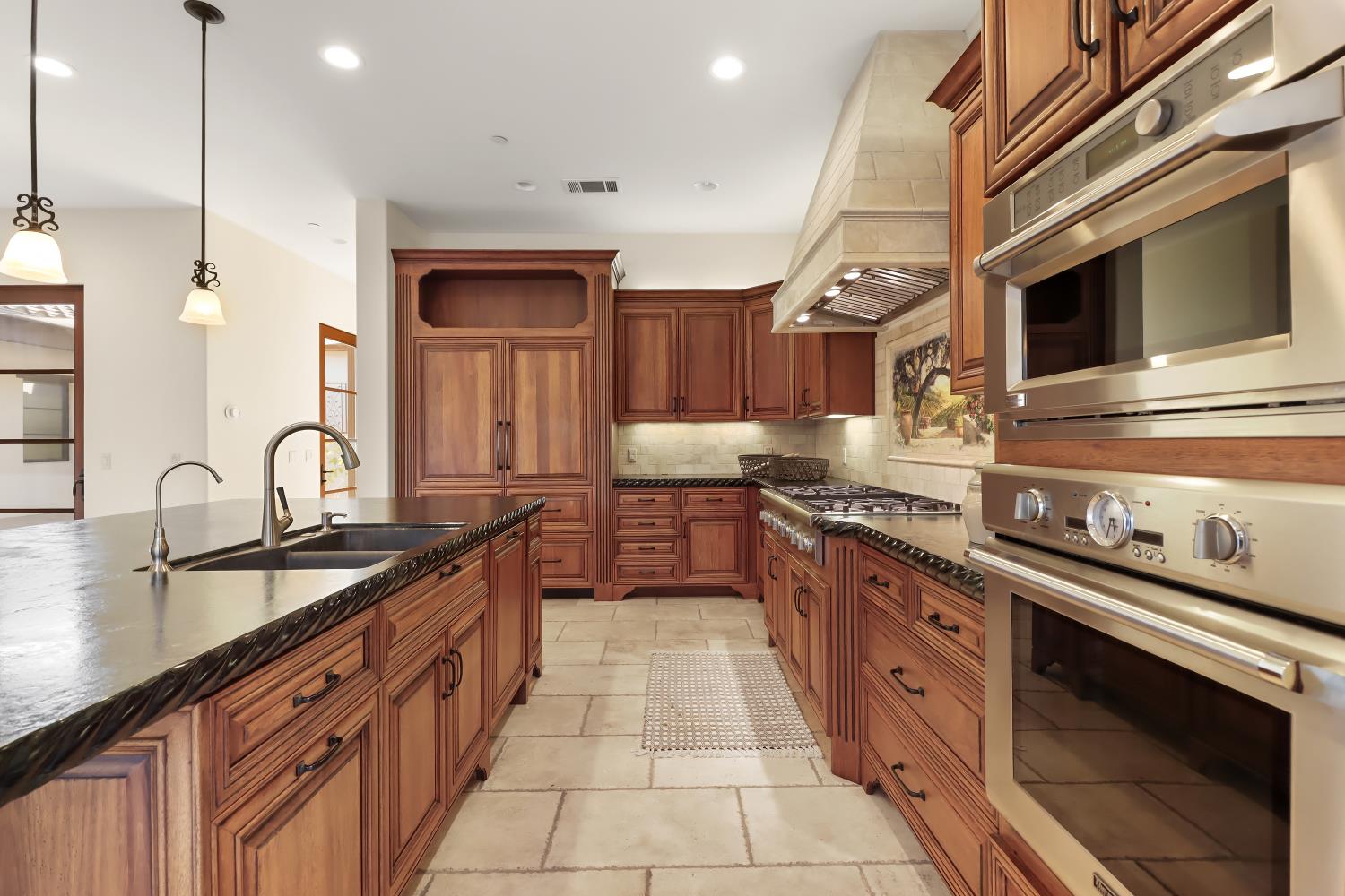 2265 Somerset Circle