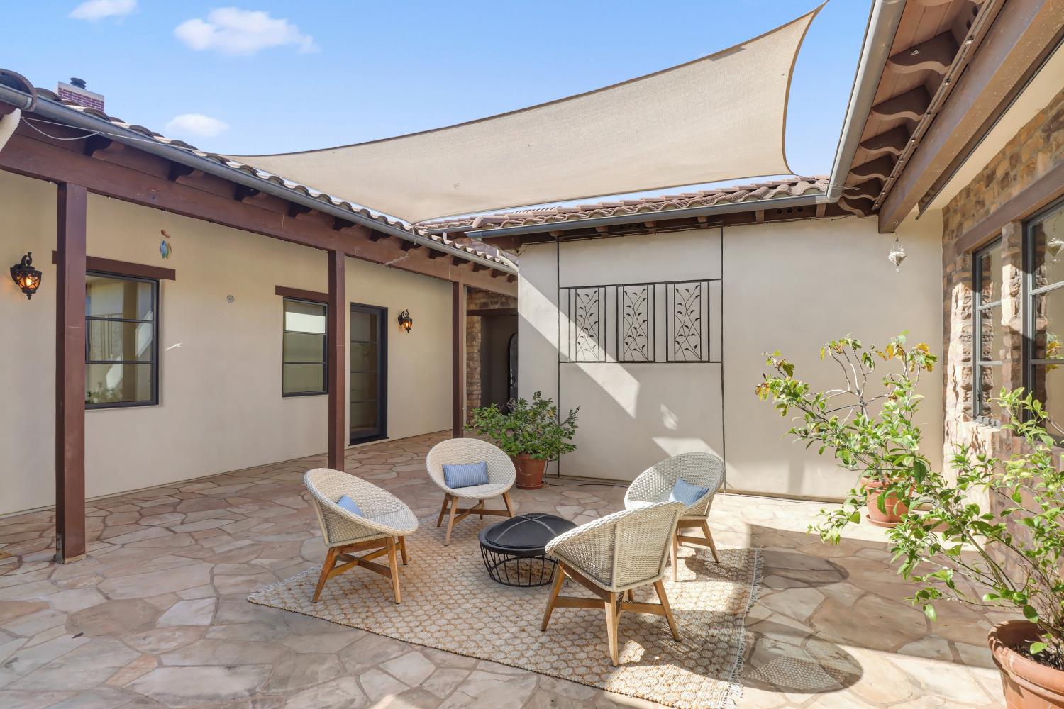 2265 Somerset Circle