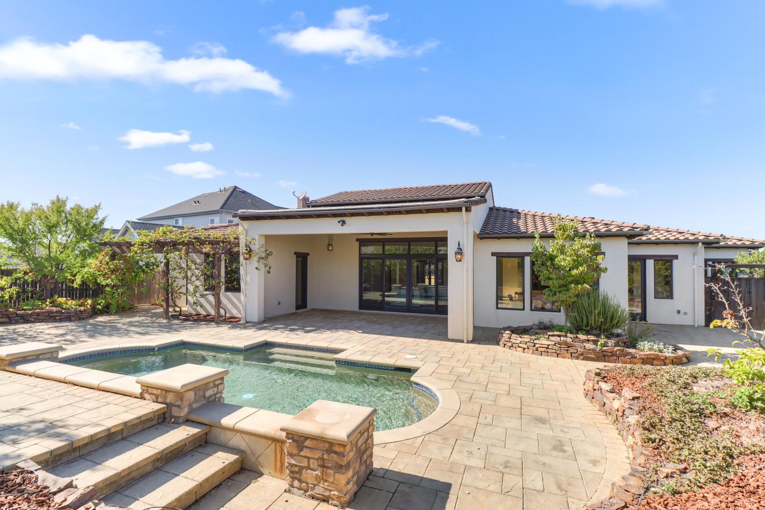 2265 Somerset Circle