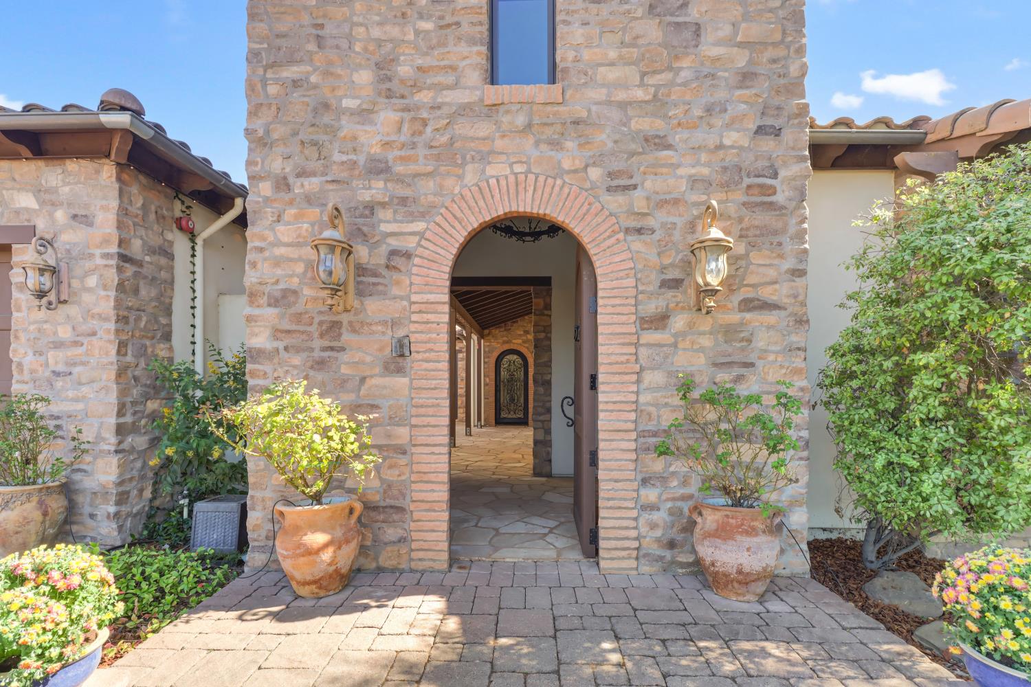 2265 Somerset Circle