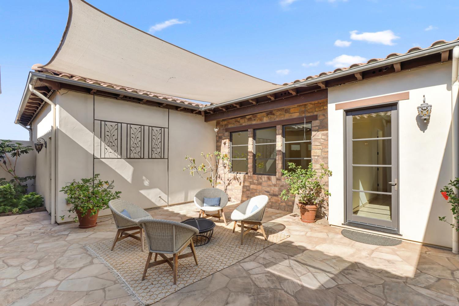 2265 Somerset Circle