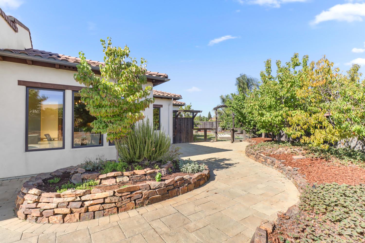 2265 Somerset Circle