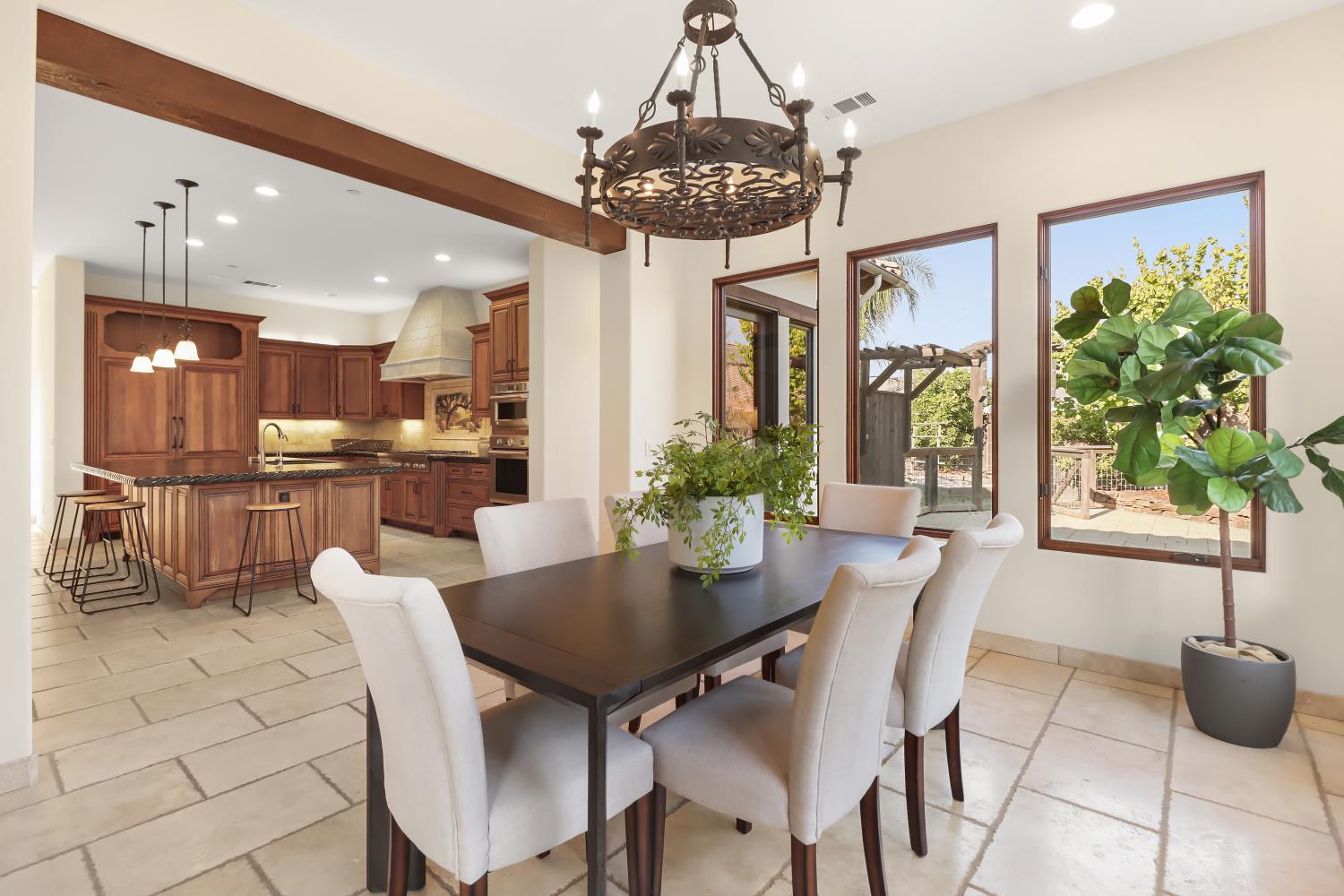 2265 Somerset Circle