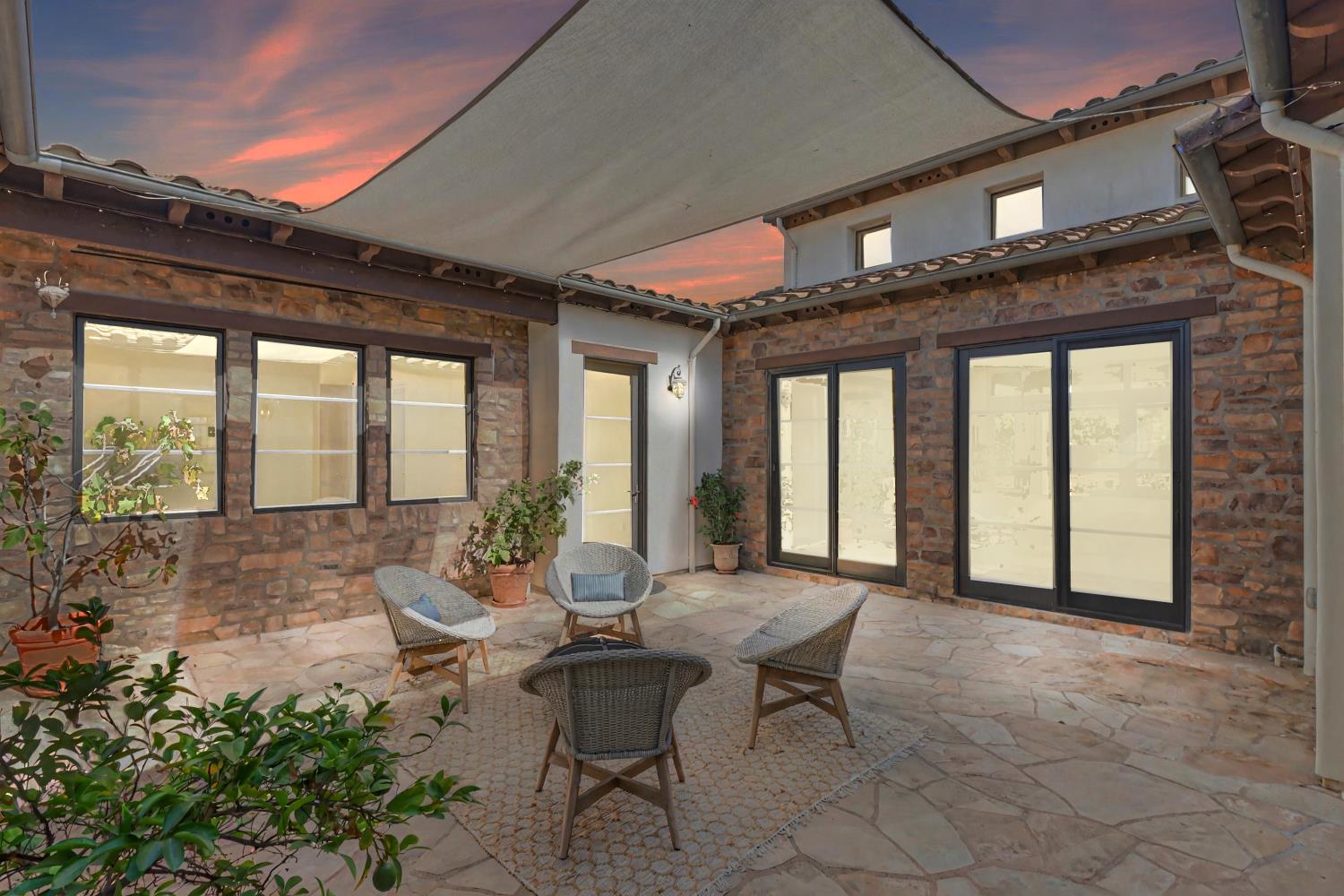 2265 Somerset Circle