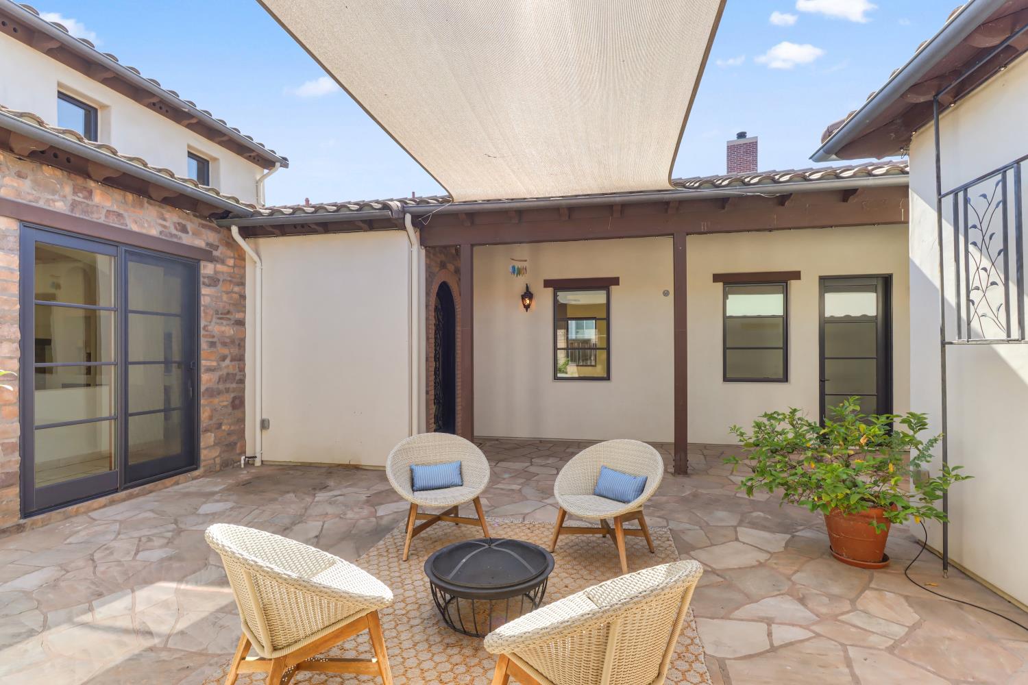 2265 Somerset Circle