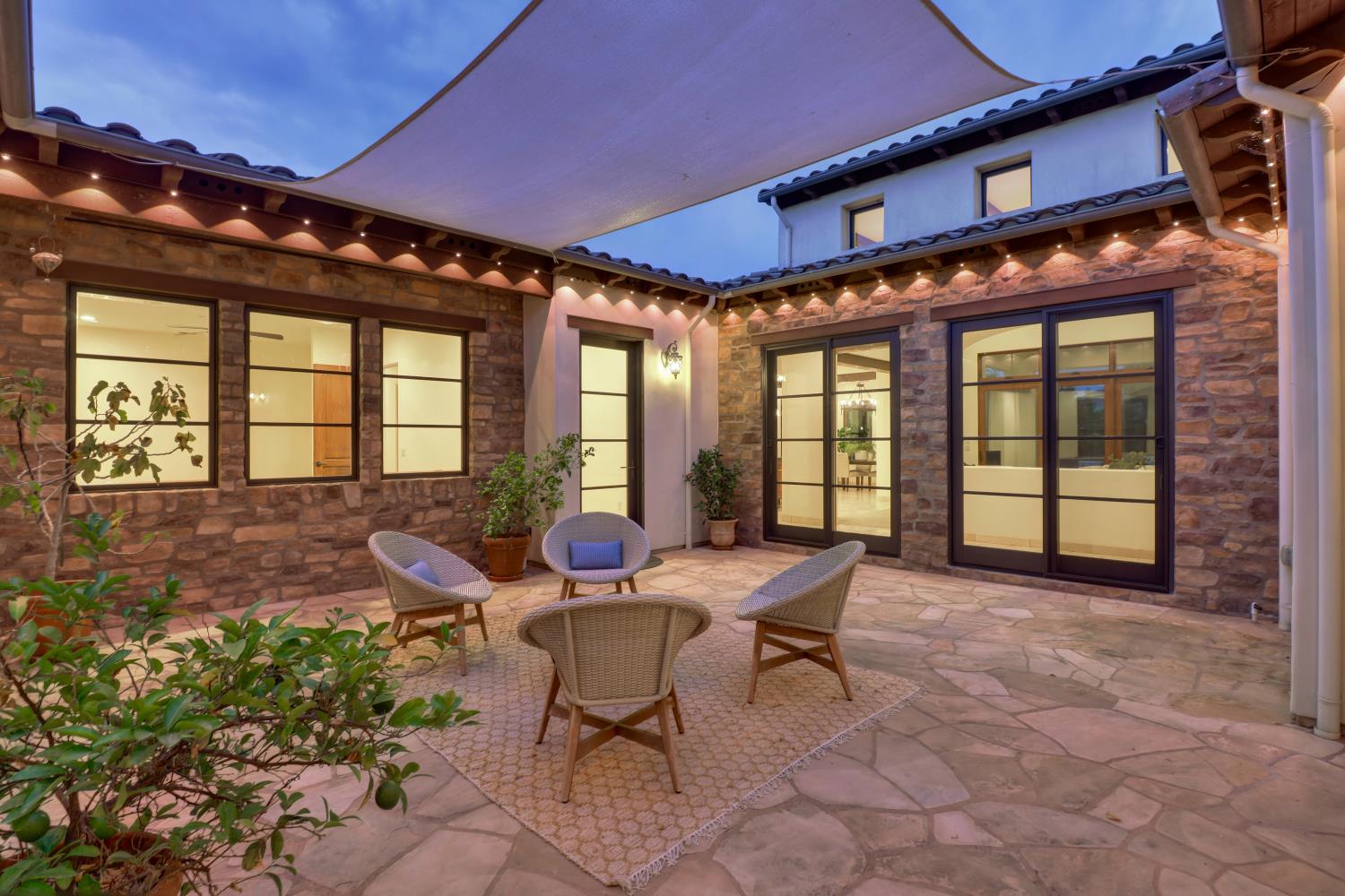 2265 Somerset Circle