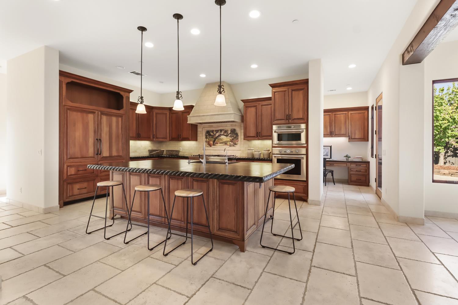 2265 Somerset Circle