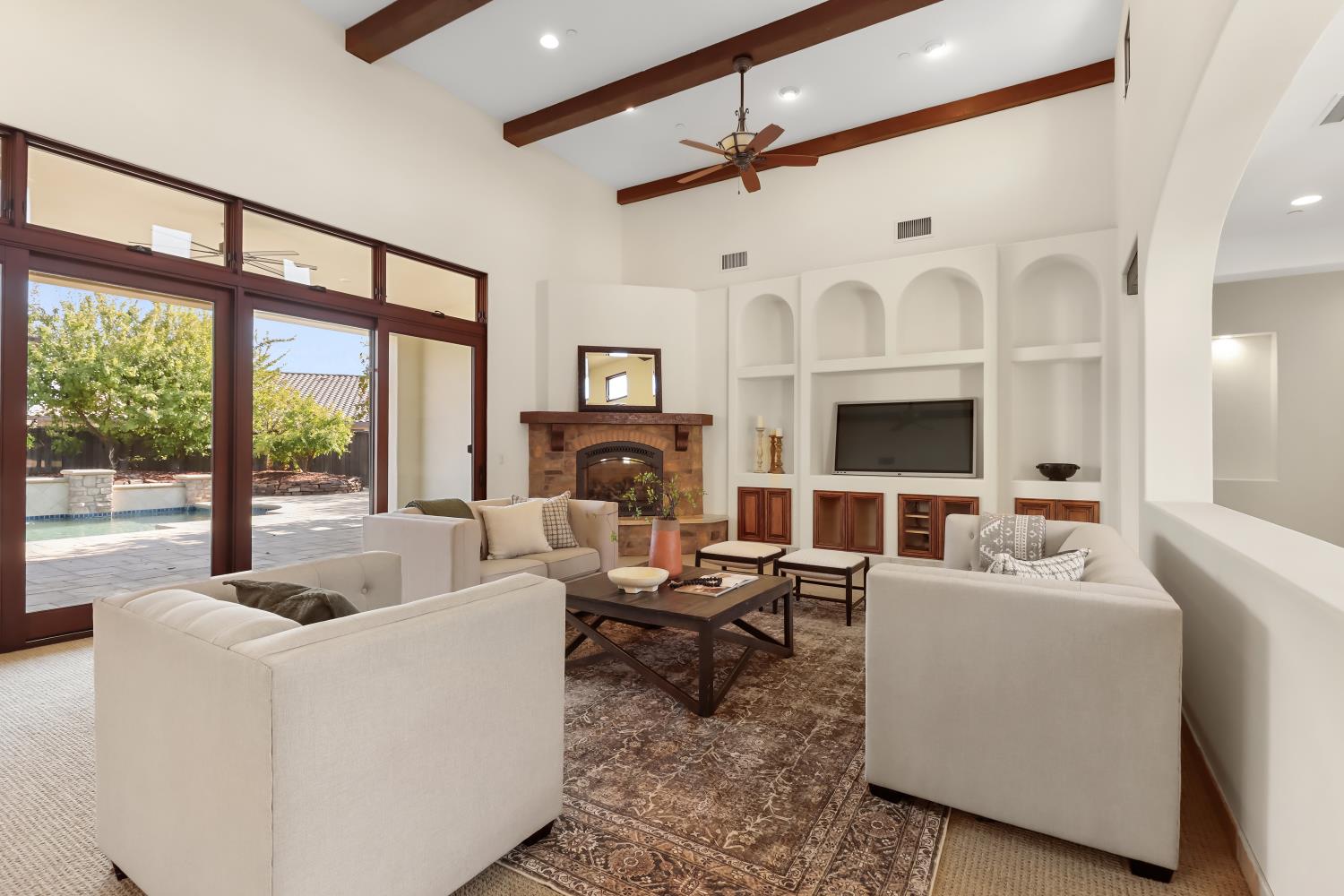 2265 Somerset Circle