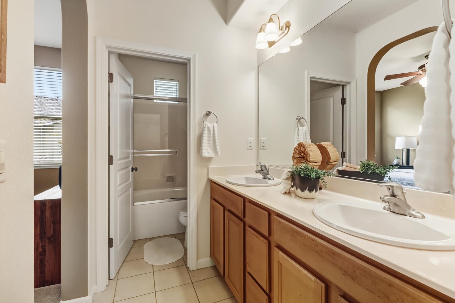 2580 W El Camino Avenue 10105