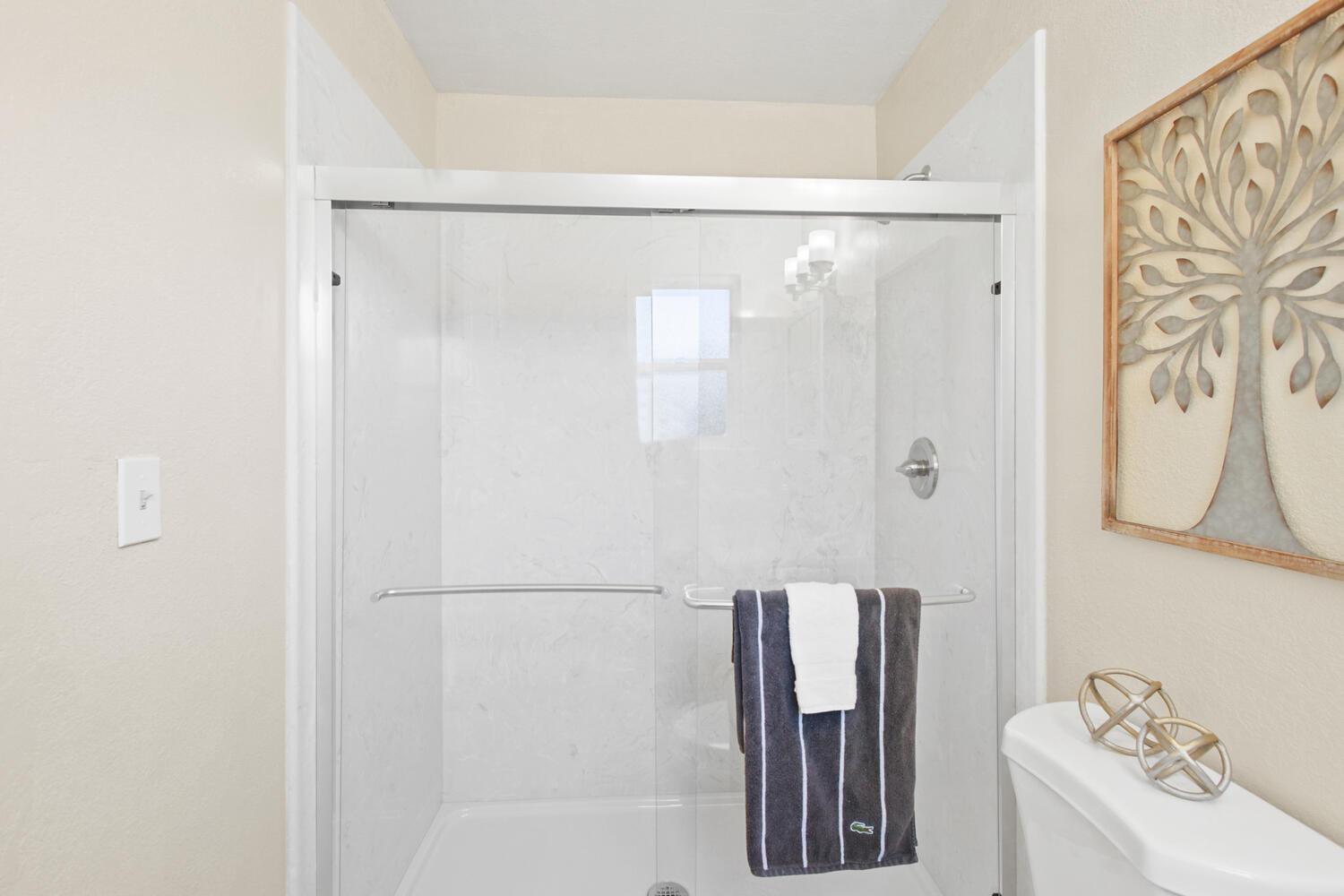 912 Los Robles