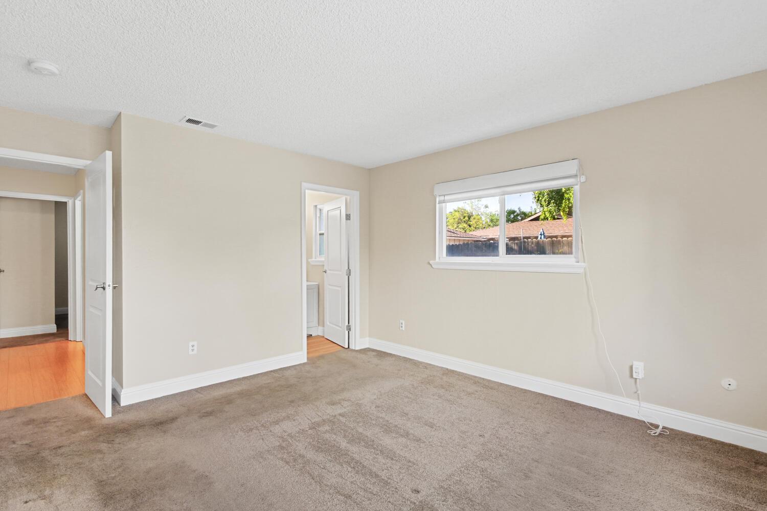 912 Los Robles