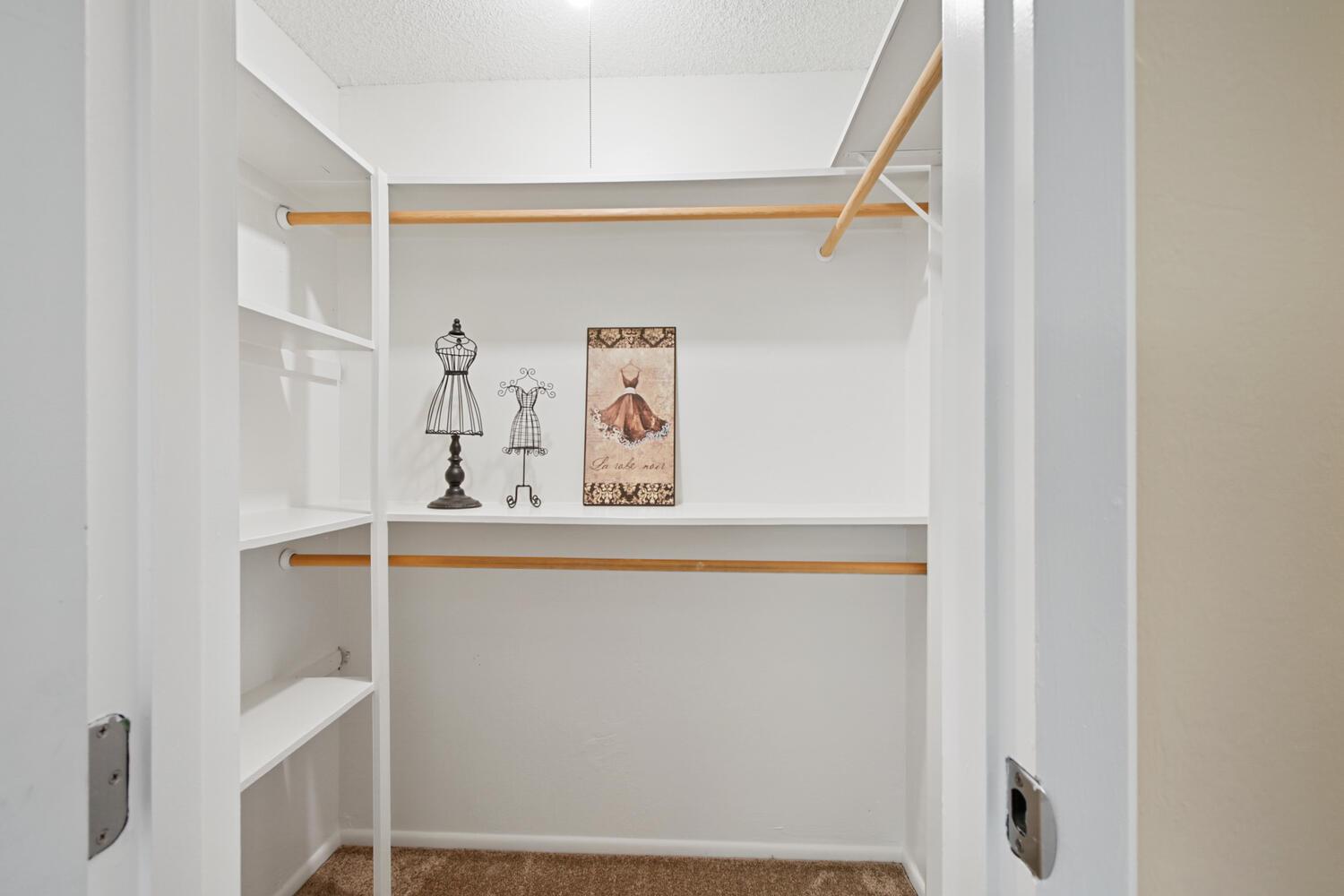 912 Los Robles