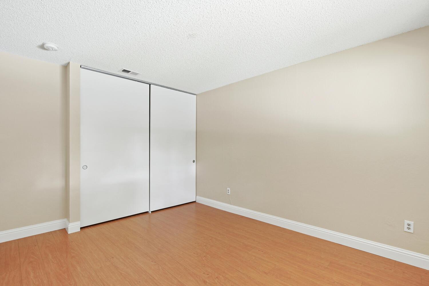 912 Los Robles