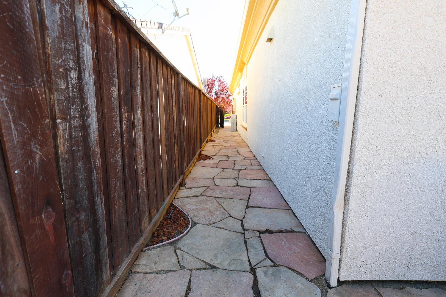 1920 Campos Avenue