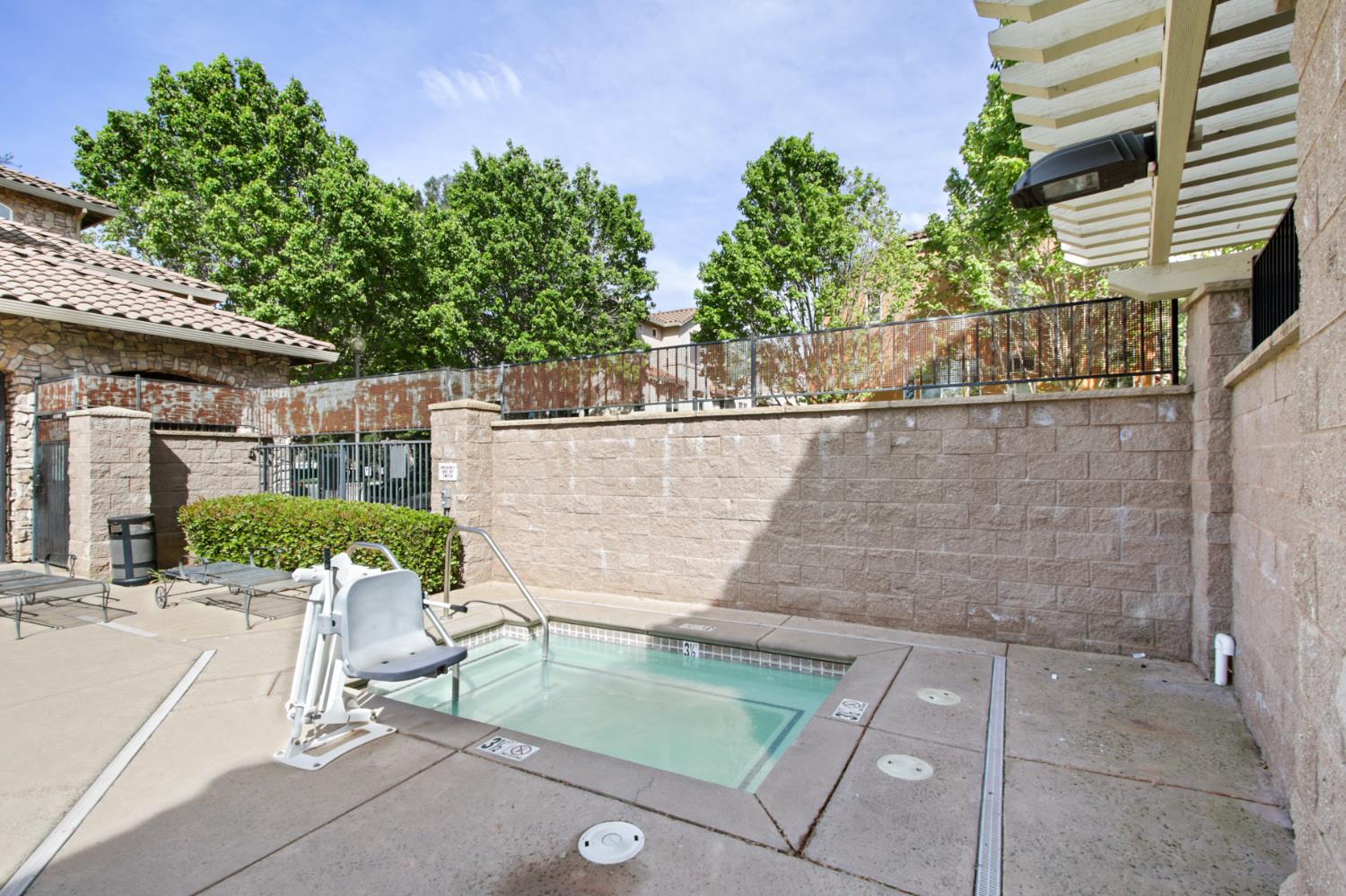 2580 W El Camino Avenue 7102