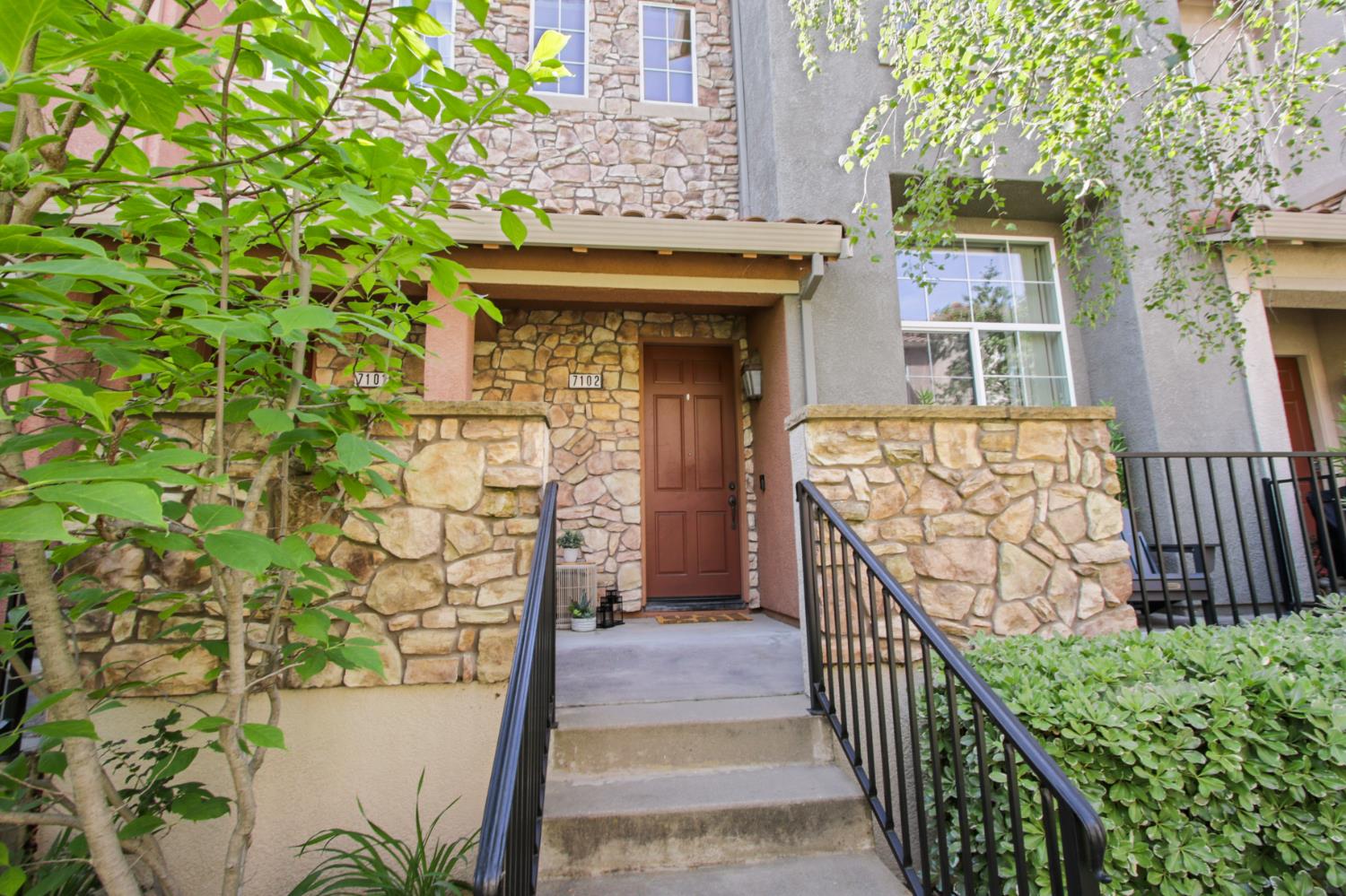 2580 W El Camino Avenue 7102