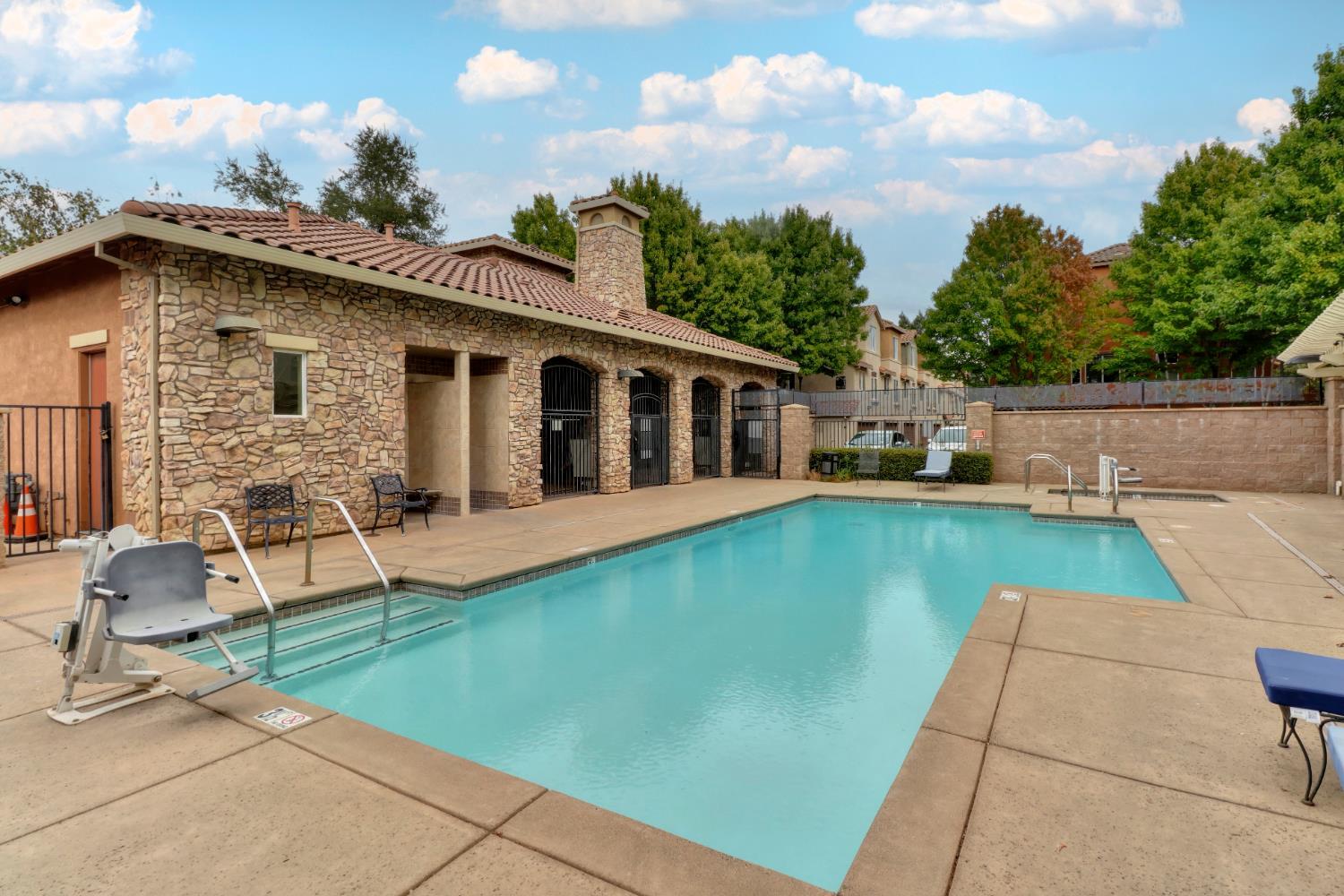 2580 W El Camino Avenue 7102