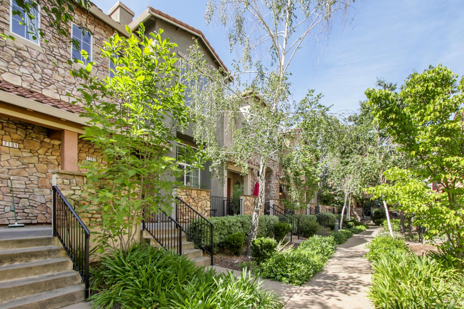 2580 W El Camino Avenue 7102