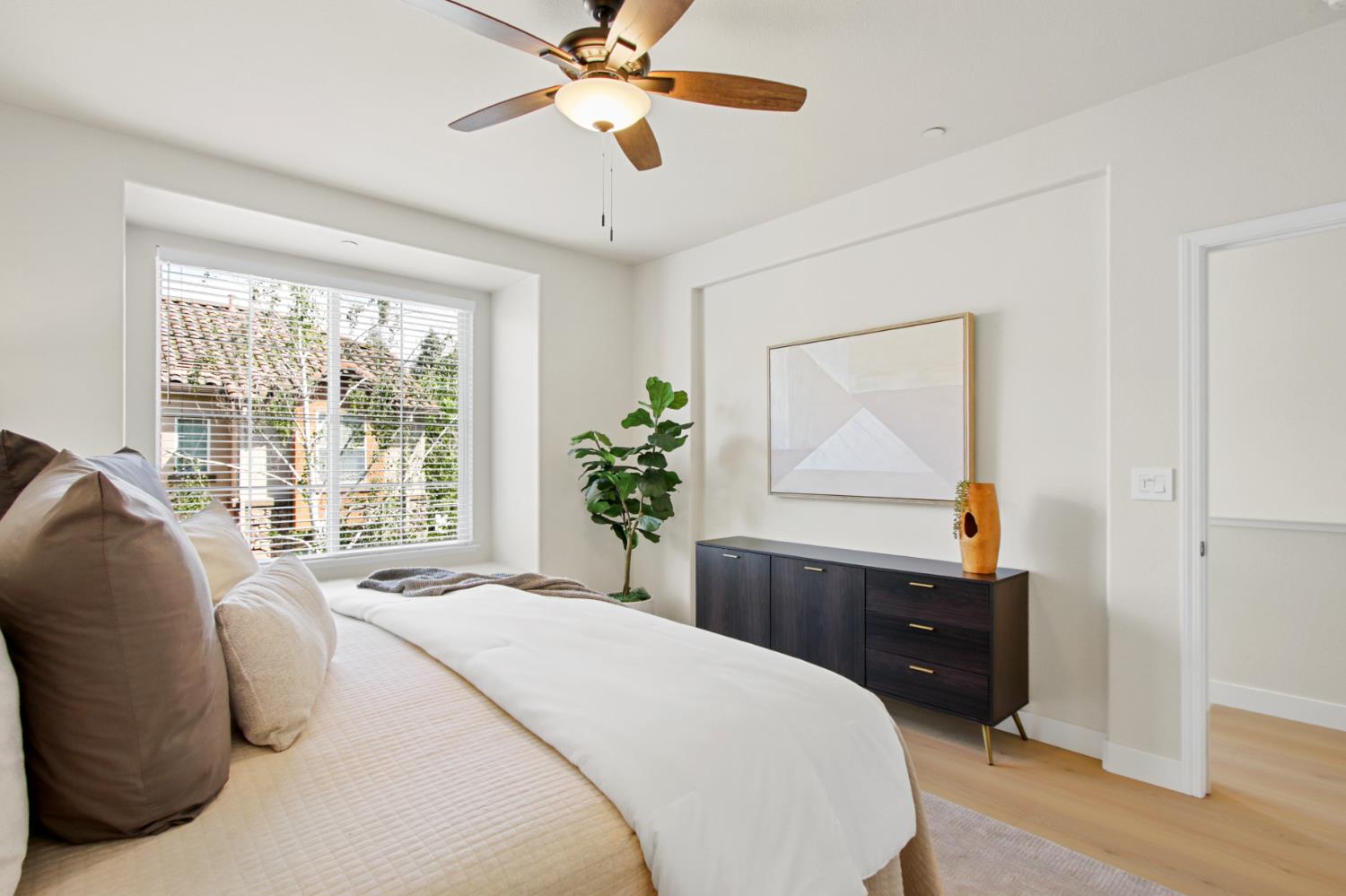 2580 W El Camino Avenue 7102