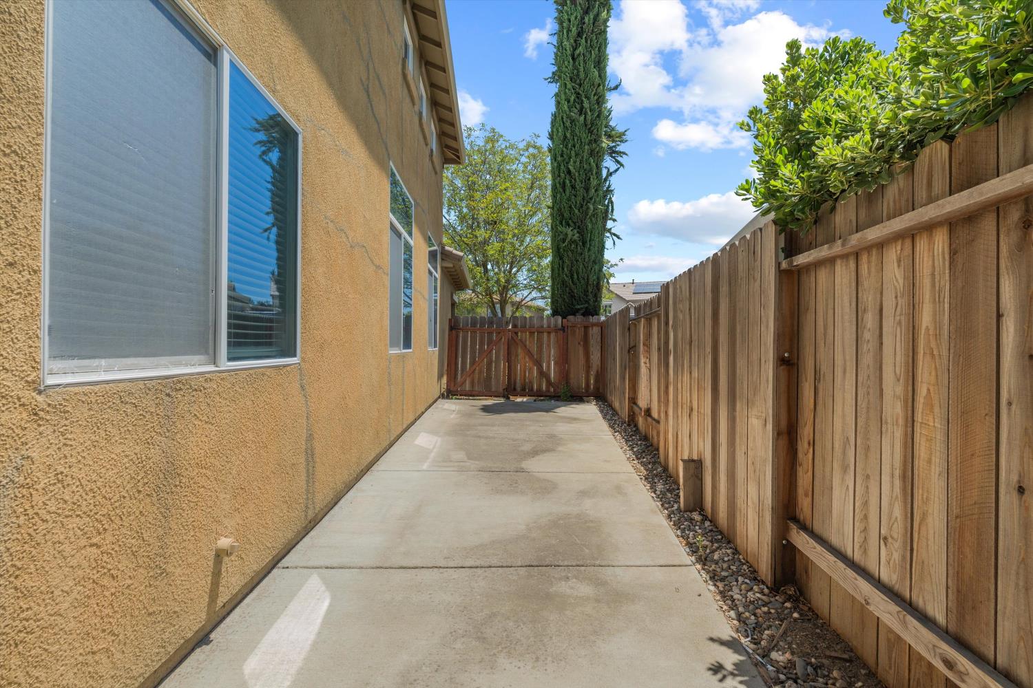 5 Hazeman Court