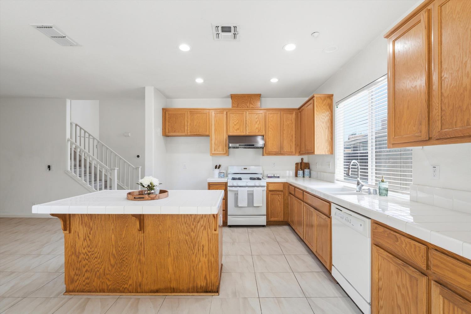 5 Hazeman Court