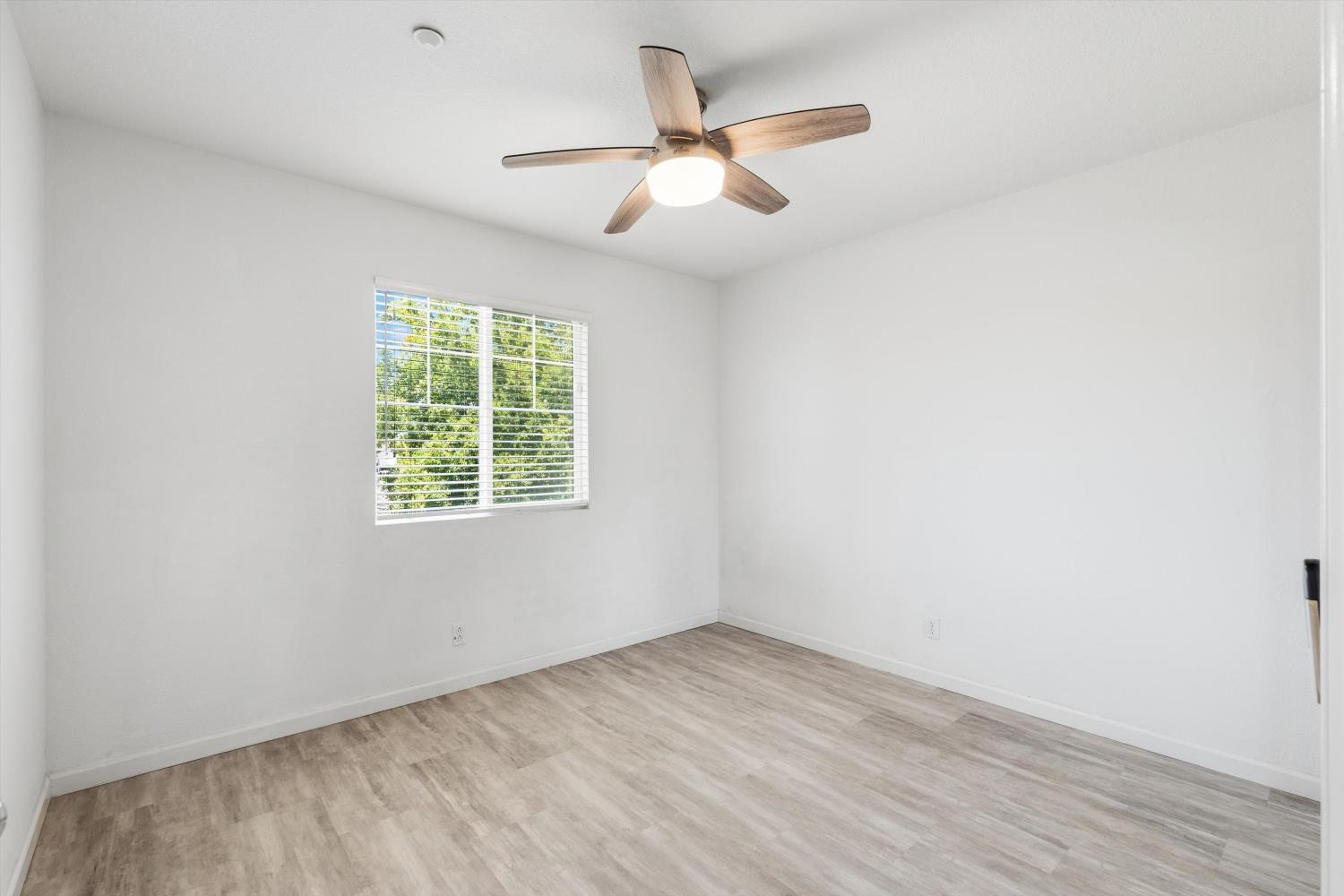 5 Hazeman Court