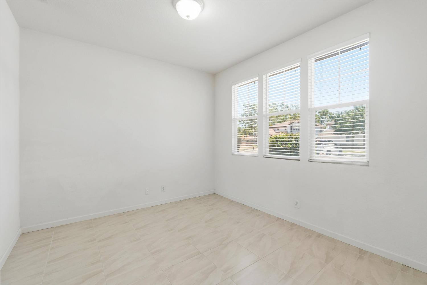 5 Hazeman Court