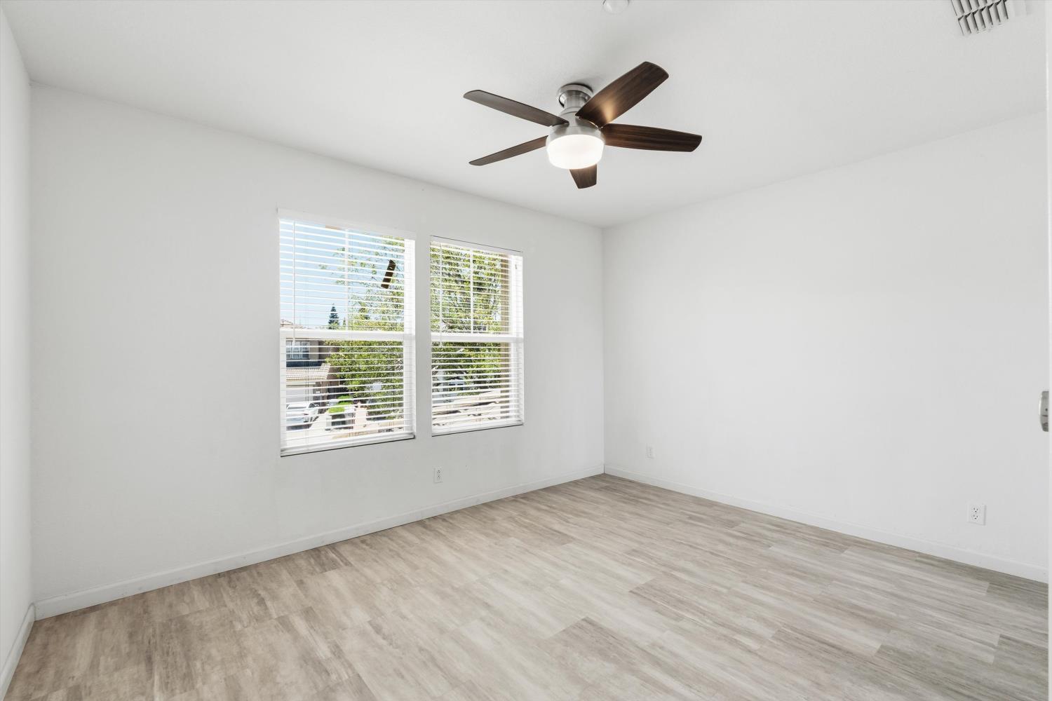 5 Hazeman Court