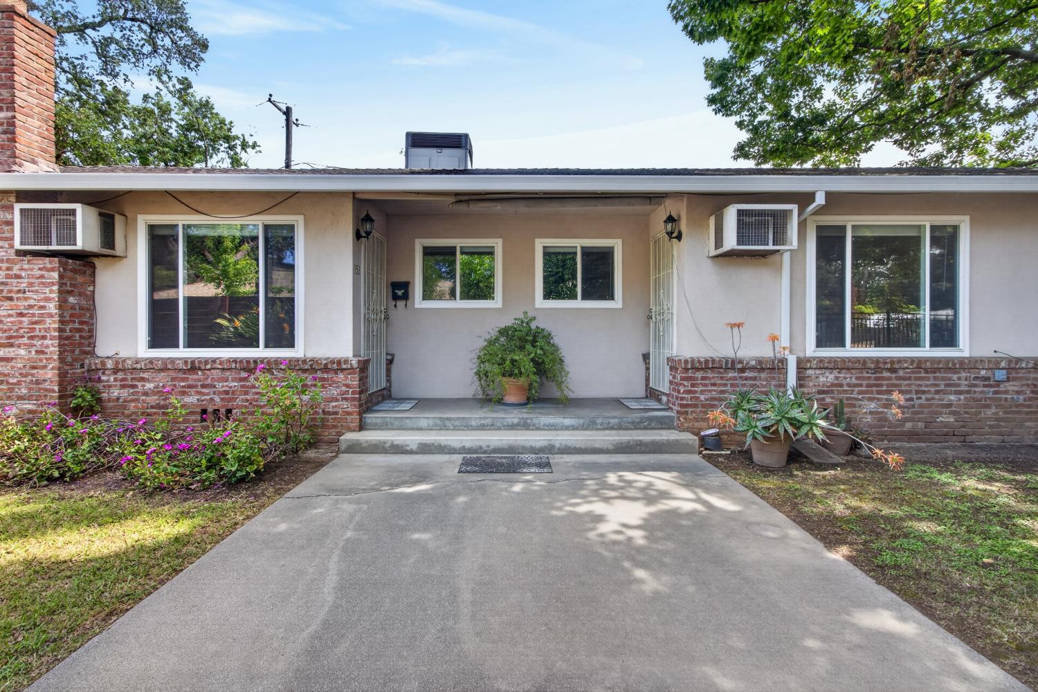153 Globe Avenue