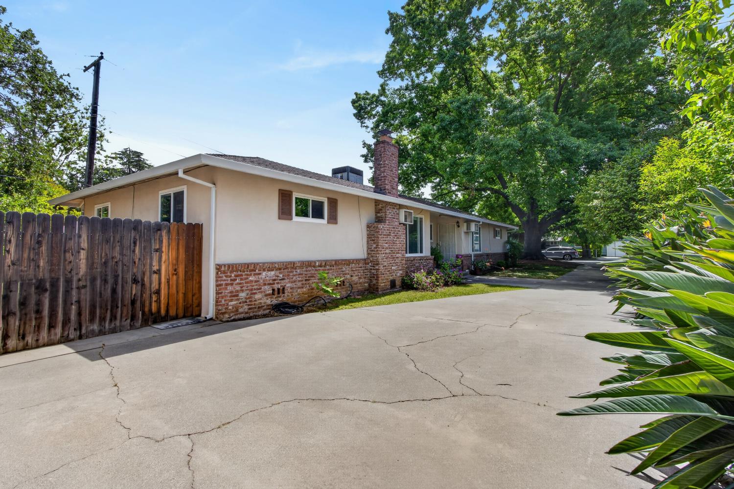 153 Globe Avenue