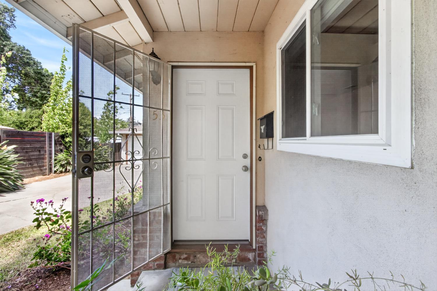 153 Globe Avenue