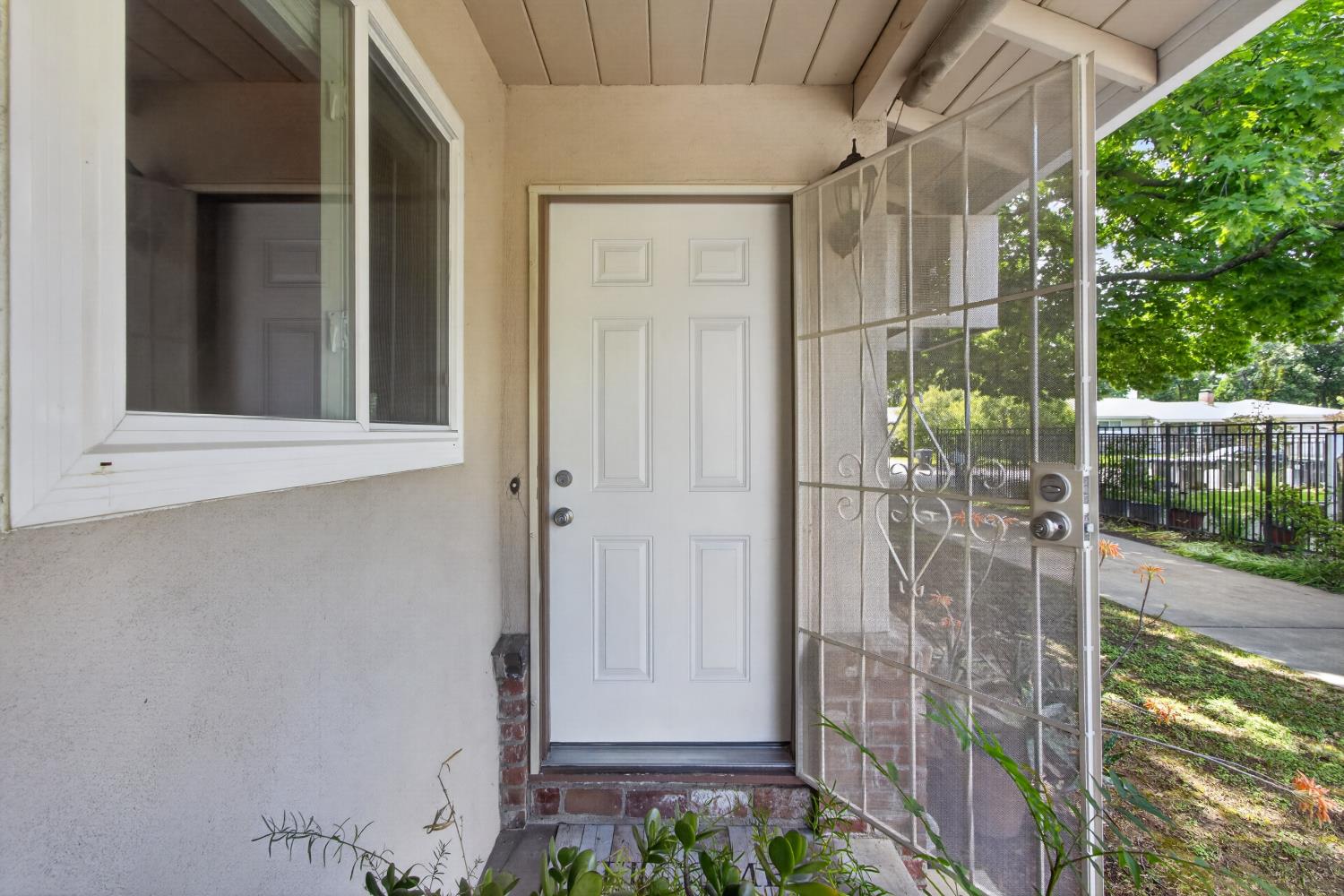 153 Globe Avenue