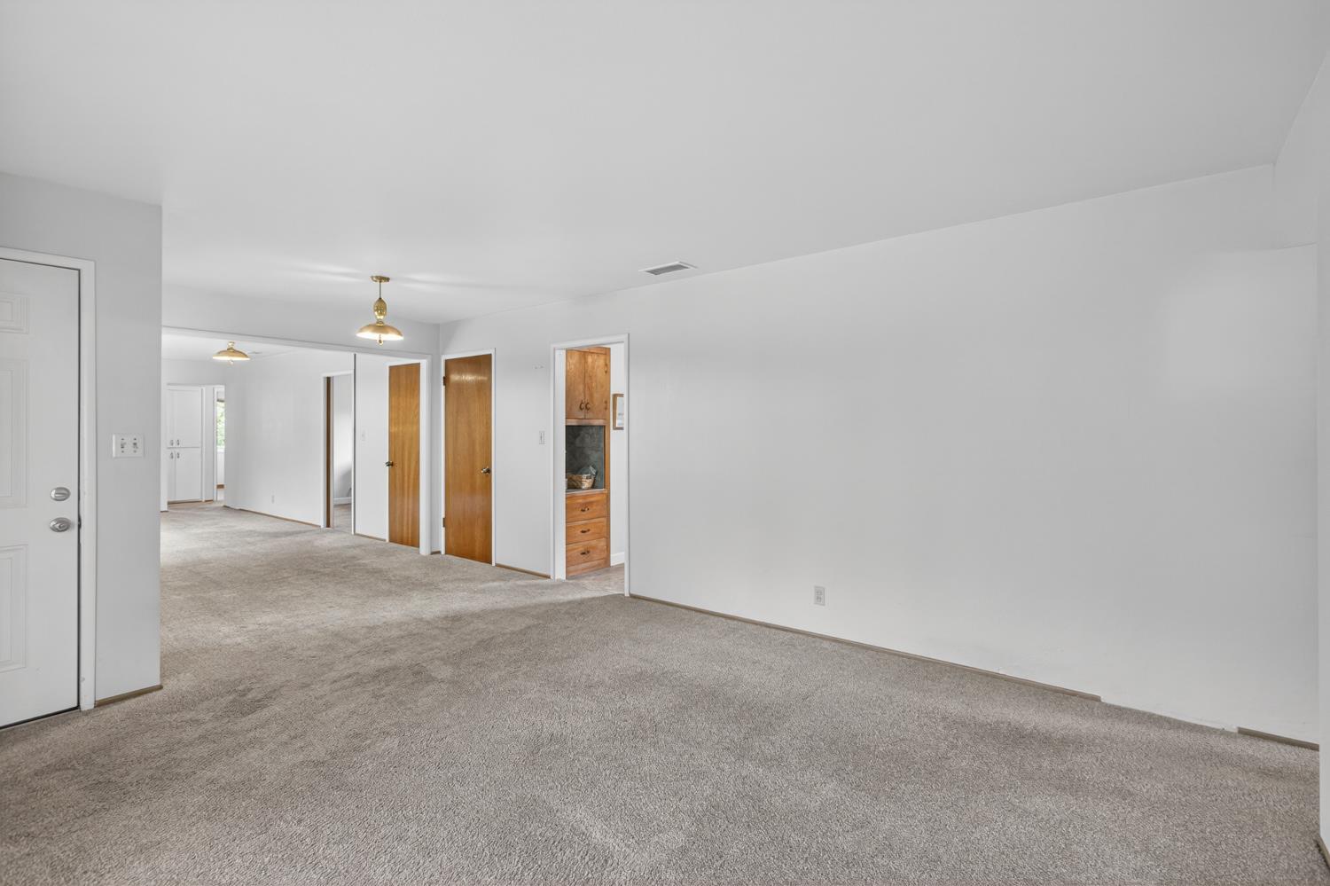 153 Globe Avenue