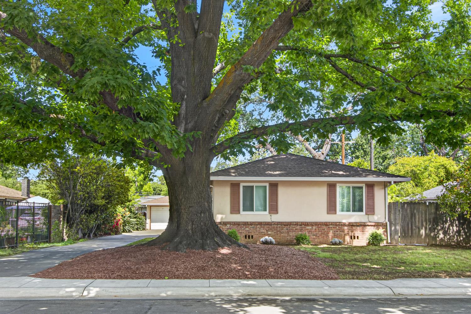153 Globe Avenue