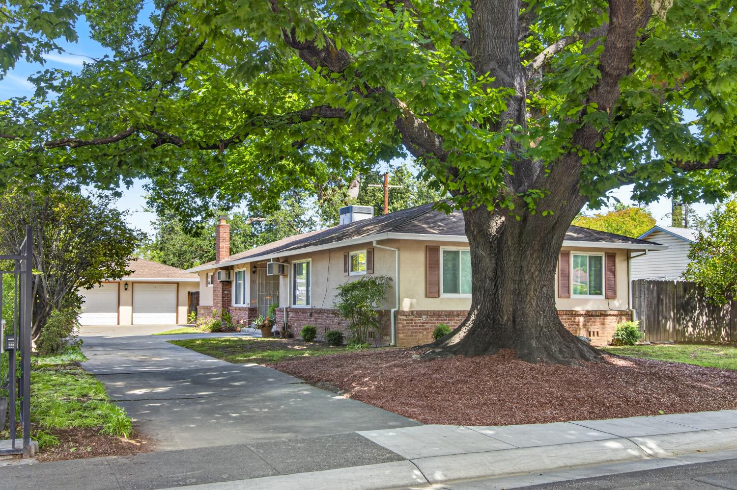 153 Globe Avenue