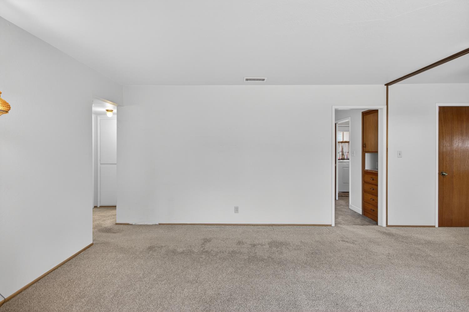 153 Globe Avenue