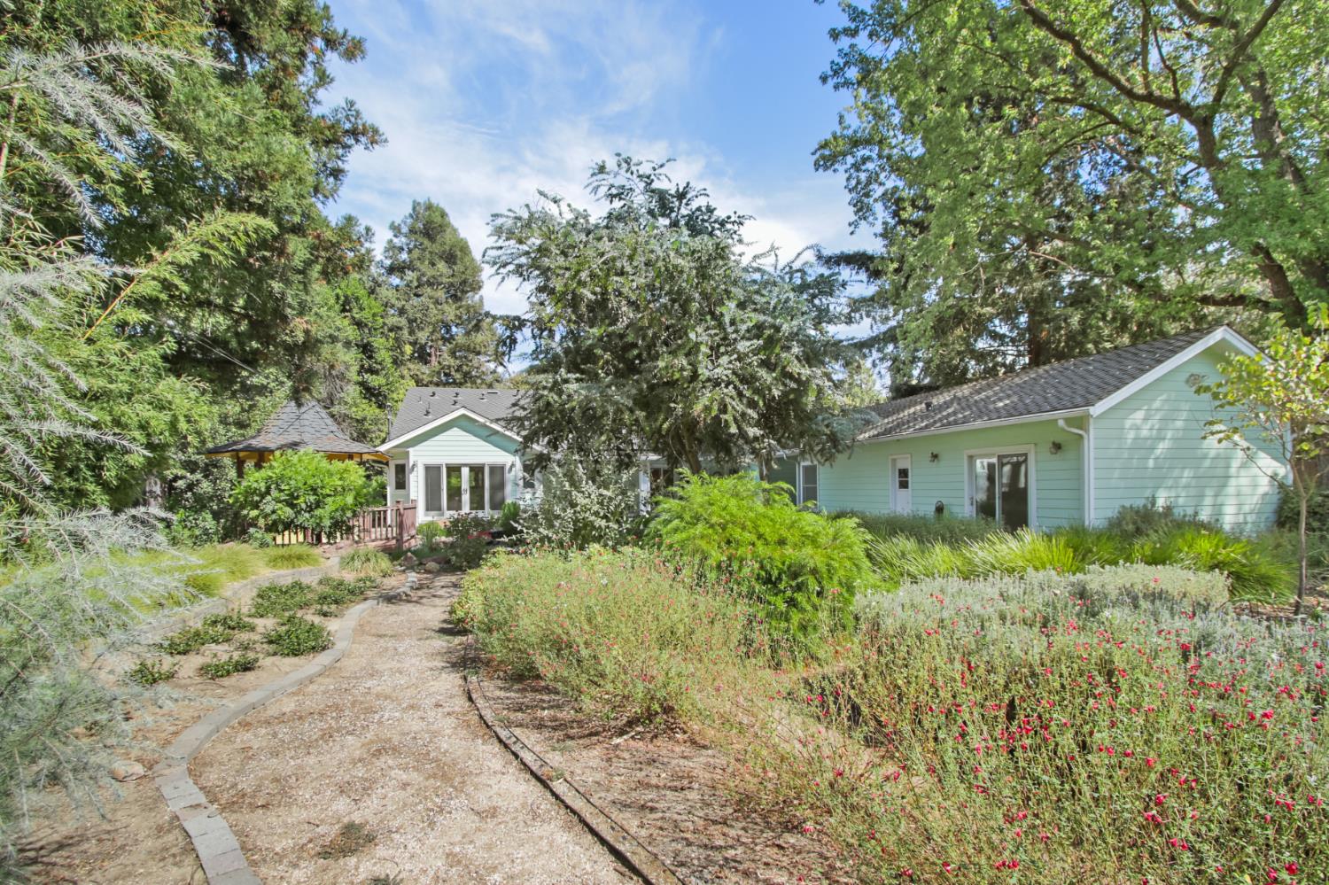 27462 Oakside Drive