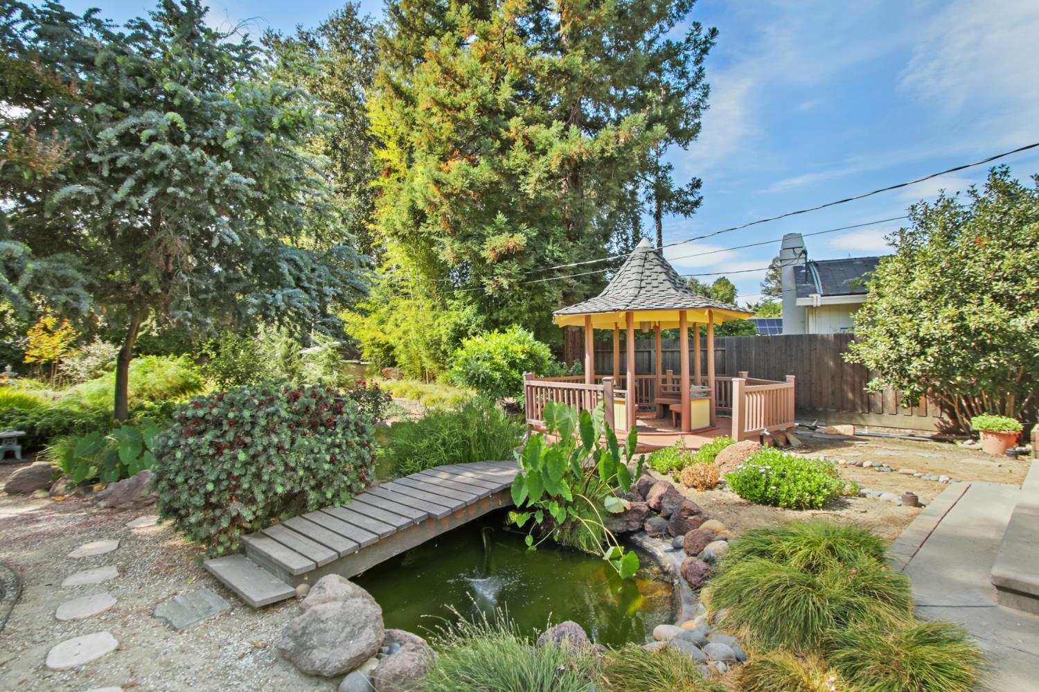 27462 Oakside Drive