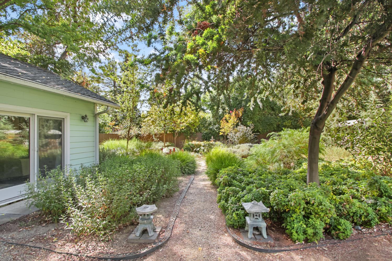27462 Oakside Drive