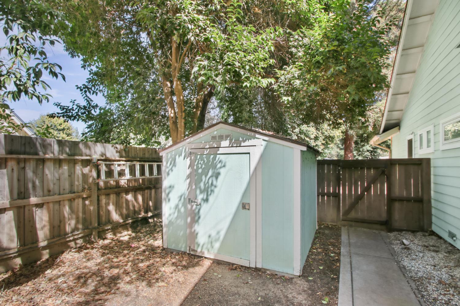 27462 Oakside Drive