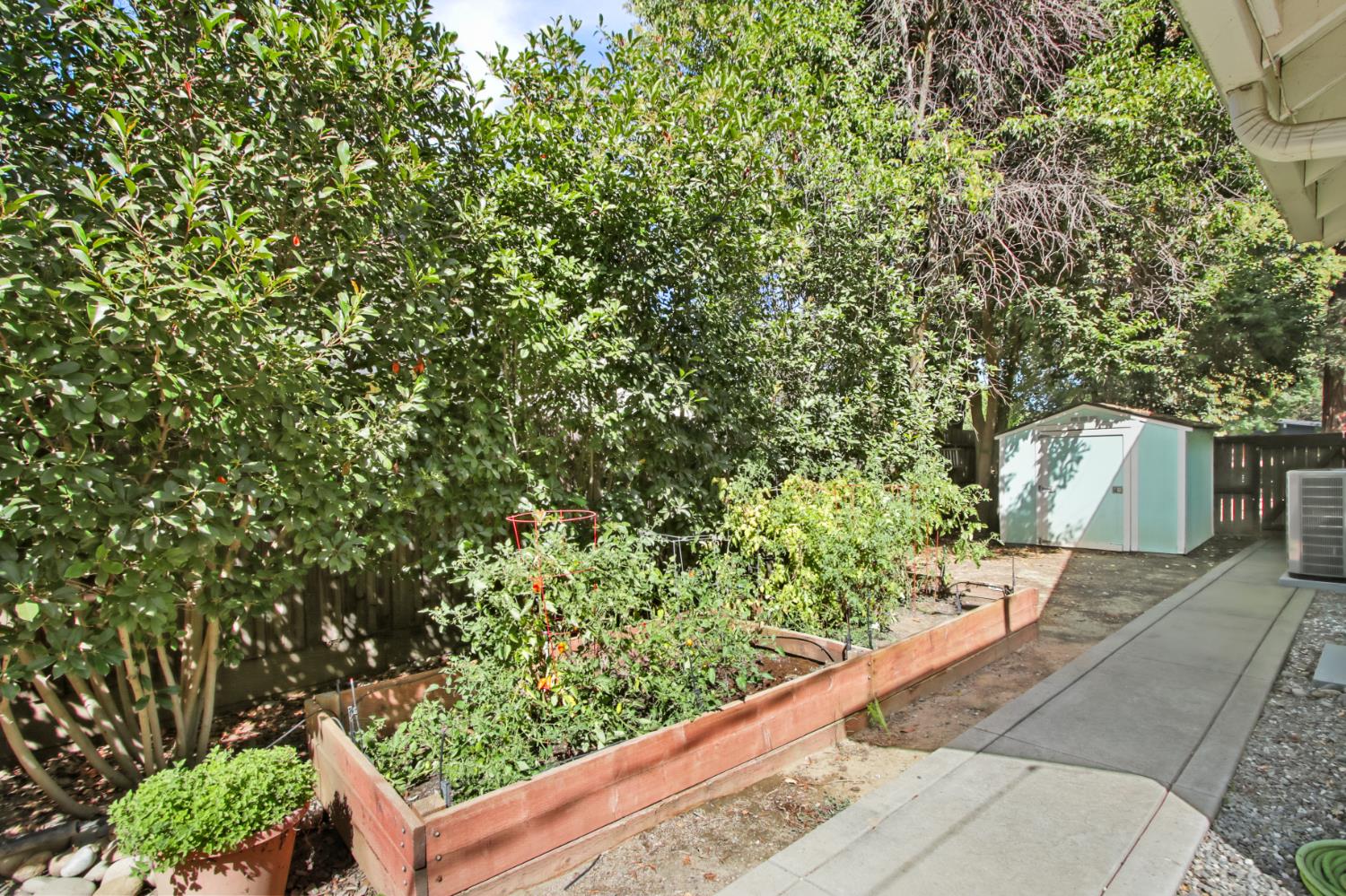 27462 Oakside Drive