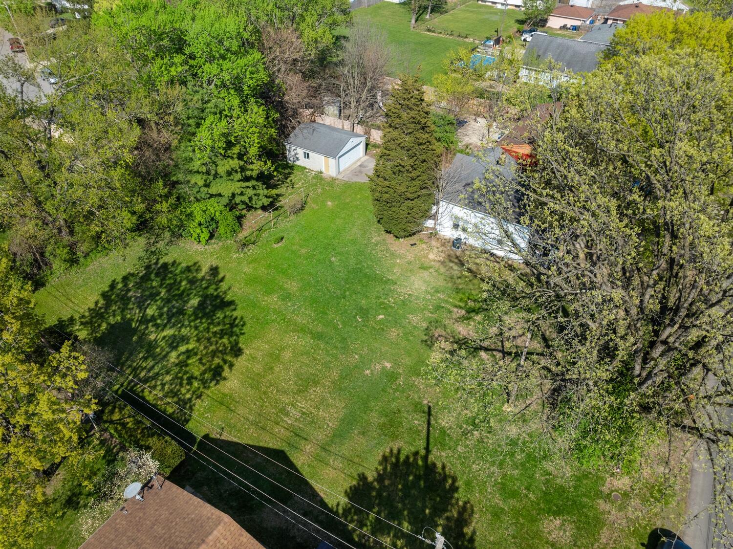 3210 E Deshler Avenue