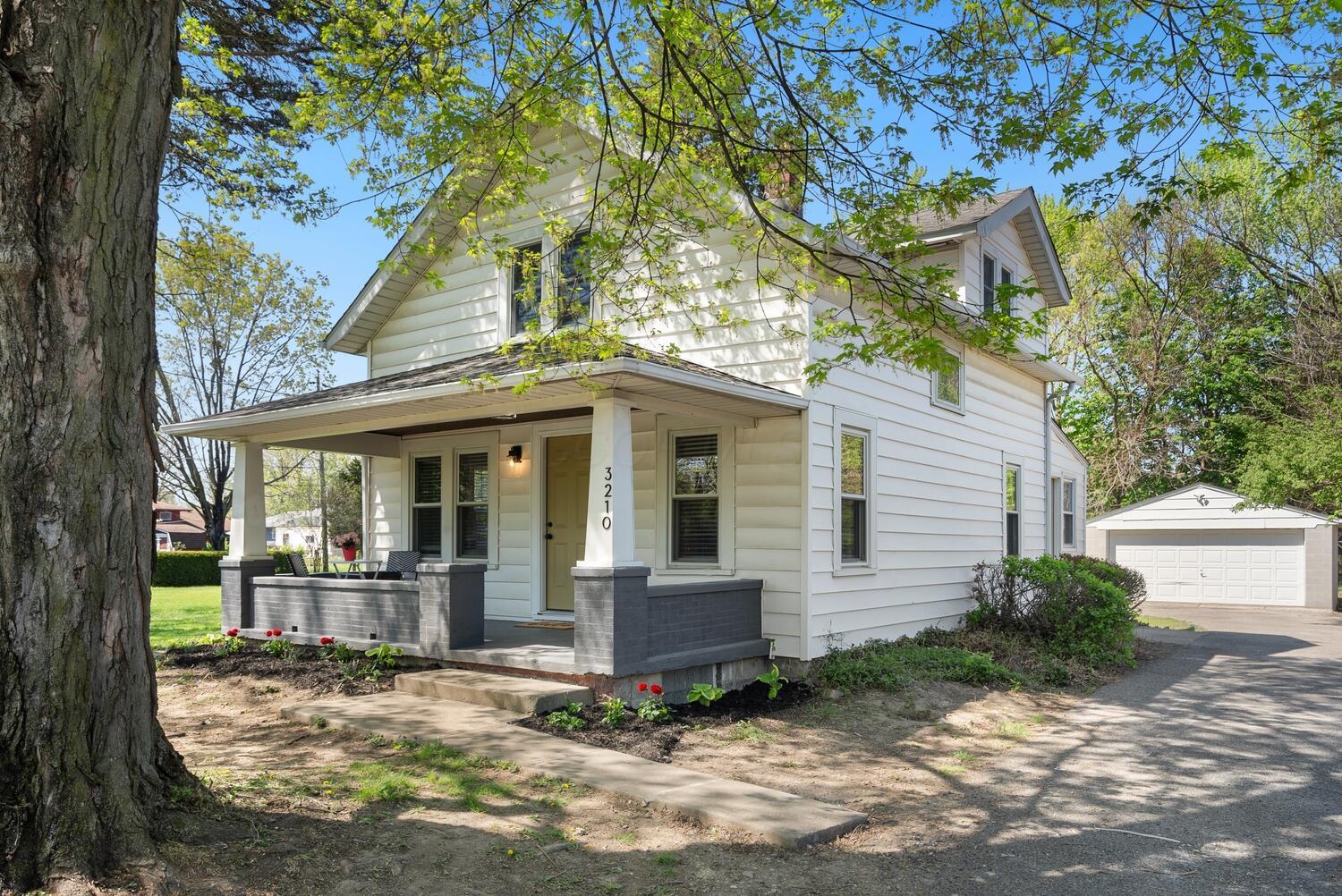 3210 E Deshler Avenue