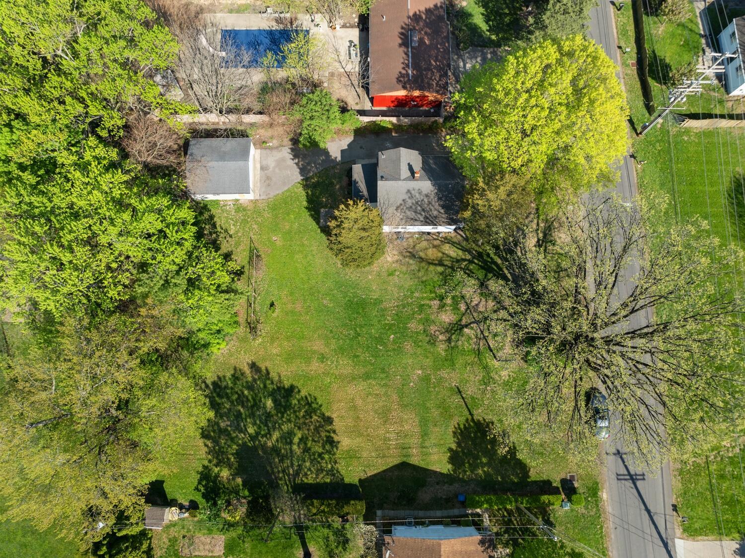 3210 E Deshler Avenue