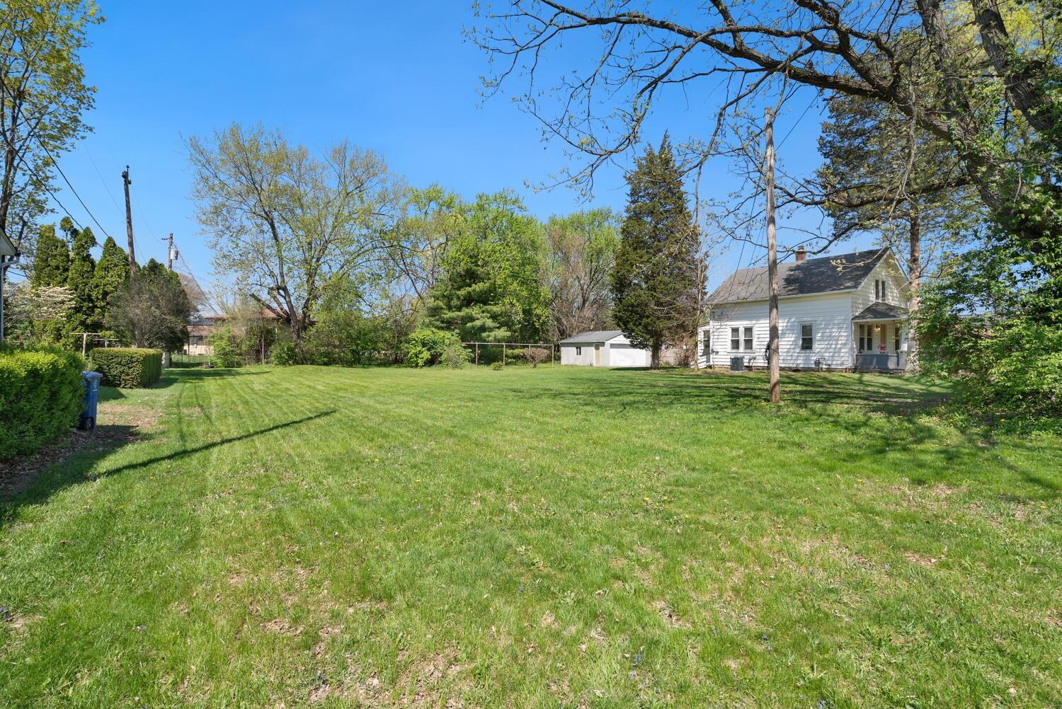 3210 E Deshler Avenue