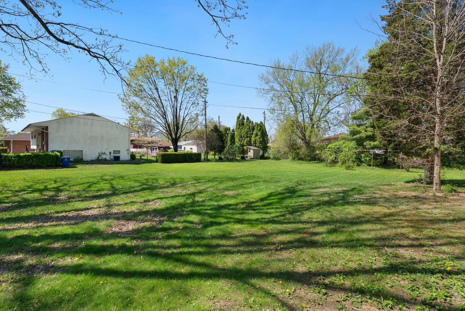 3210 E Deshler Avenue