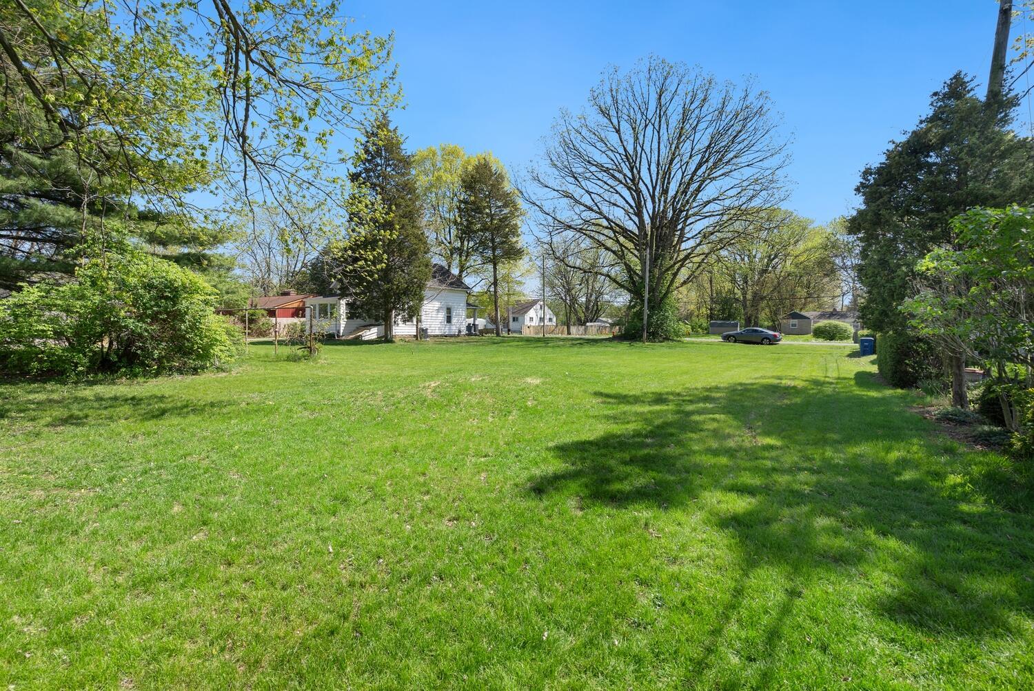 3210 E Deshler Avenue