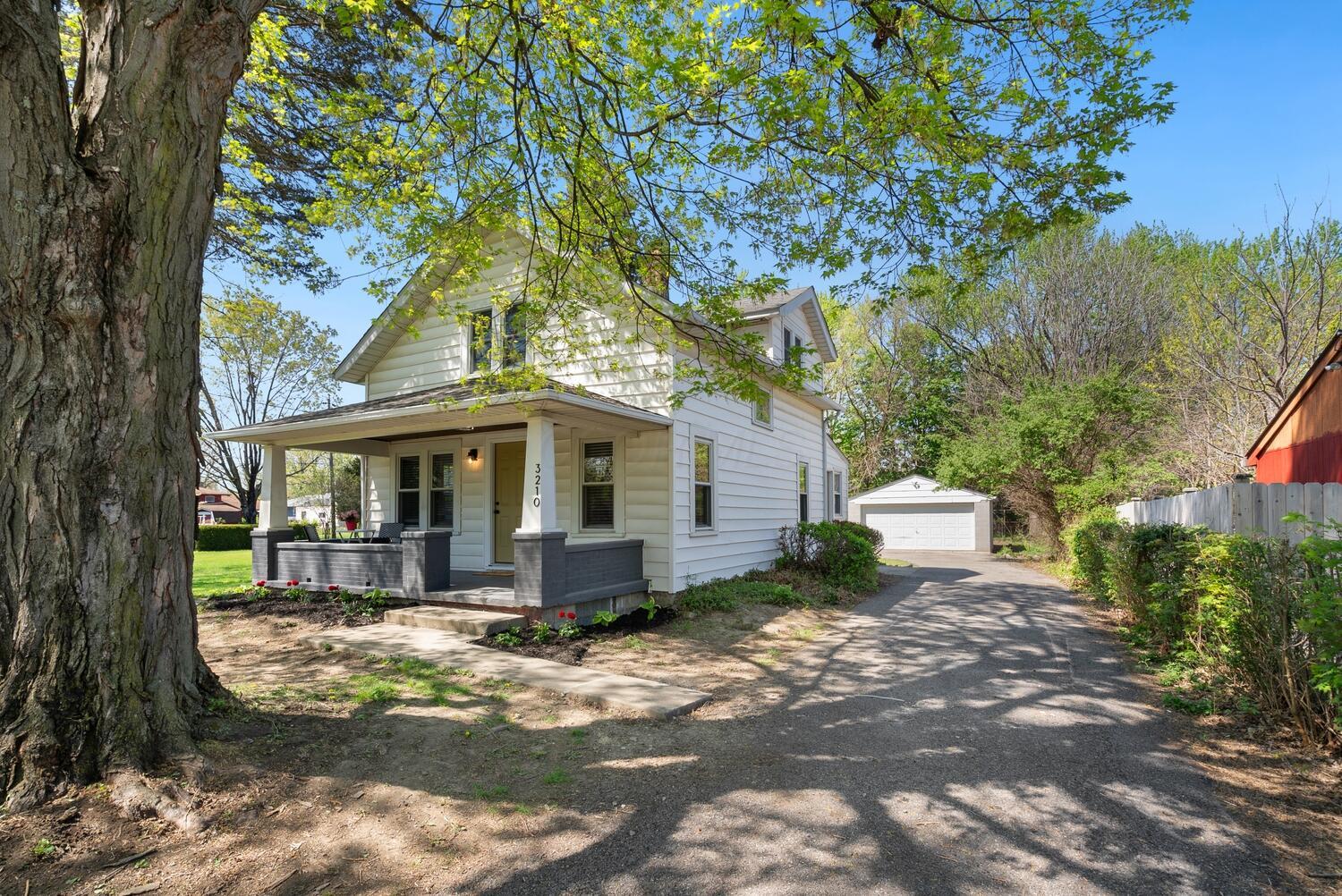 3210 E Deshler Avenue