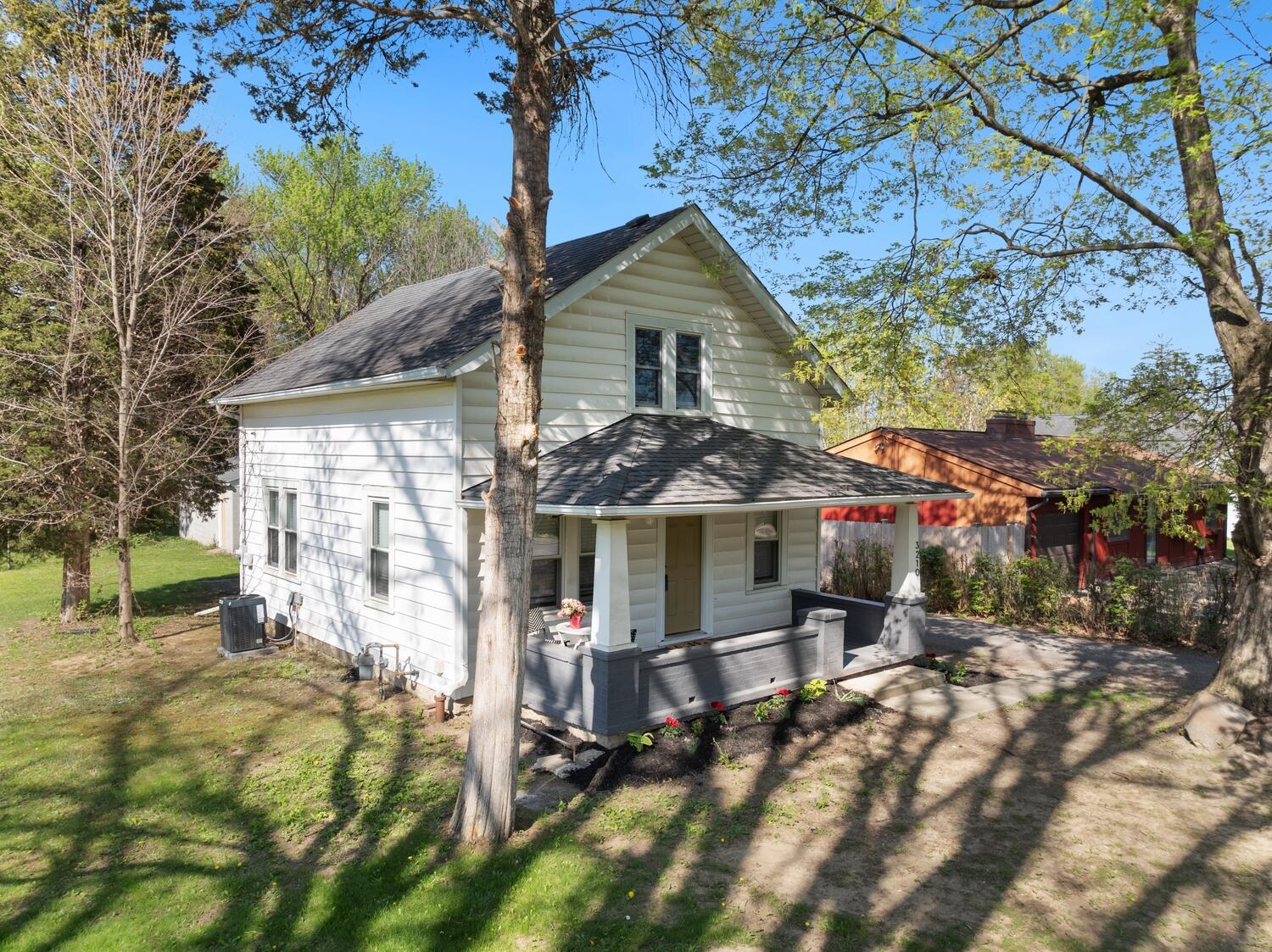 3210 E Deshler Avenue